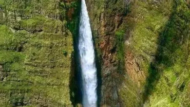 Discover Simien National Park with the best tours and wildlife highlights. Explore Ethiopia’s UNESCO World Heritage gem and its breathtaking landscapes.